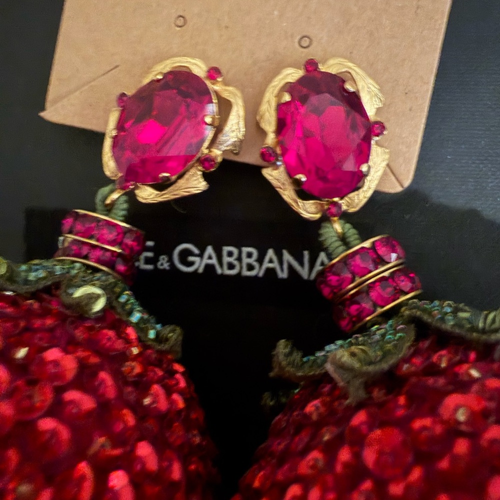 Dolce & Gabbana Baroque Crystal strawberry drops clip earrings gold red - Picture 2 of 5